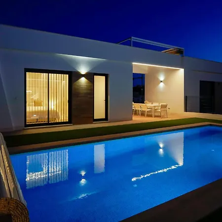 Villa Stunning New Construction Luxury With Heated Private Pool *
