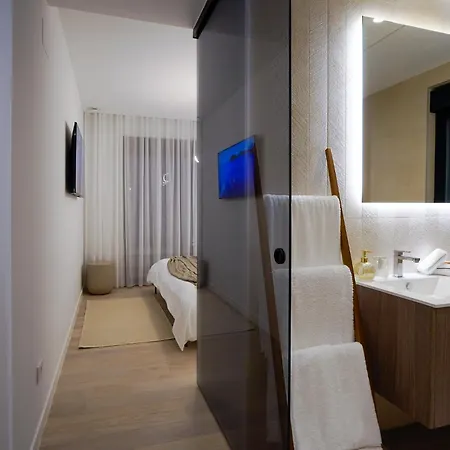 Stunning New Construction Luxury With Heated Private Pool Villa *