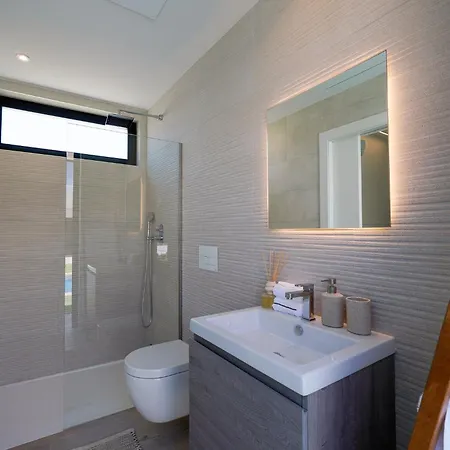 Villa Stunning New Construction Luxury With Heated Private Pool *