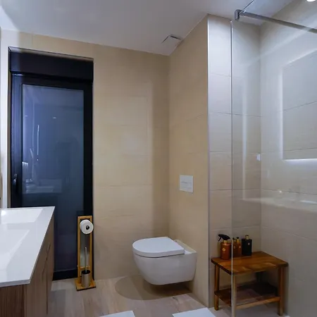 Villa Stunning New Construction Luxury With Heated Private Pool